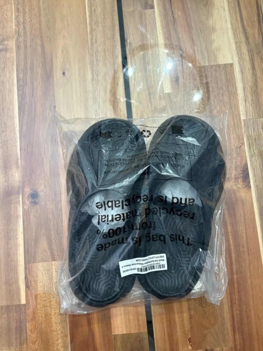 NWT Sz 6 PLT Black Cut Out Rubber Ribbed Sole Sliders Flip flops Sandals Shoes